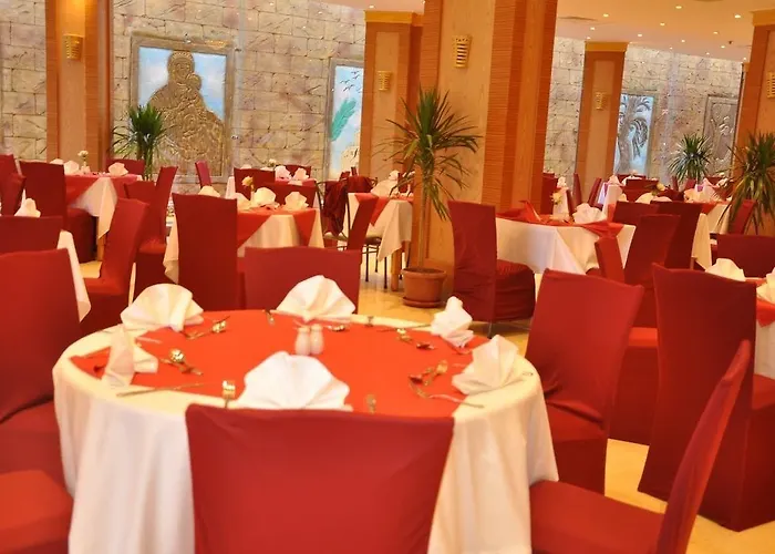 Hawaii Caesar Dreams And Aqua Park - Families And Couples 5*