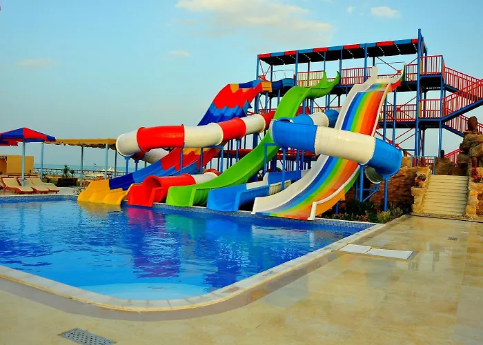 Hawaii Caesar Dreams And Aqua Park - Families And Couples Gurdaka